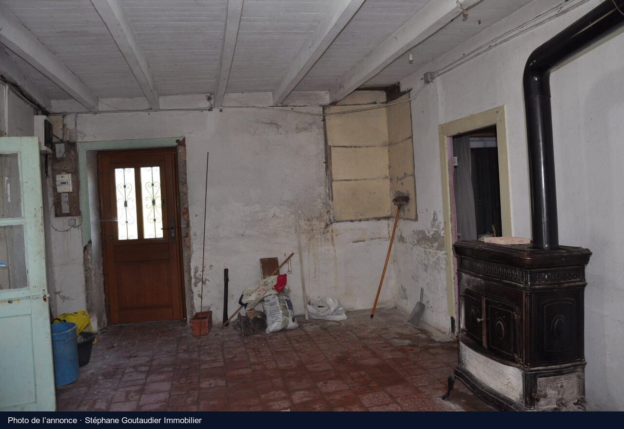 L’ancienne salle du café, Arfeuilles : photo de l’annonce, état actuel