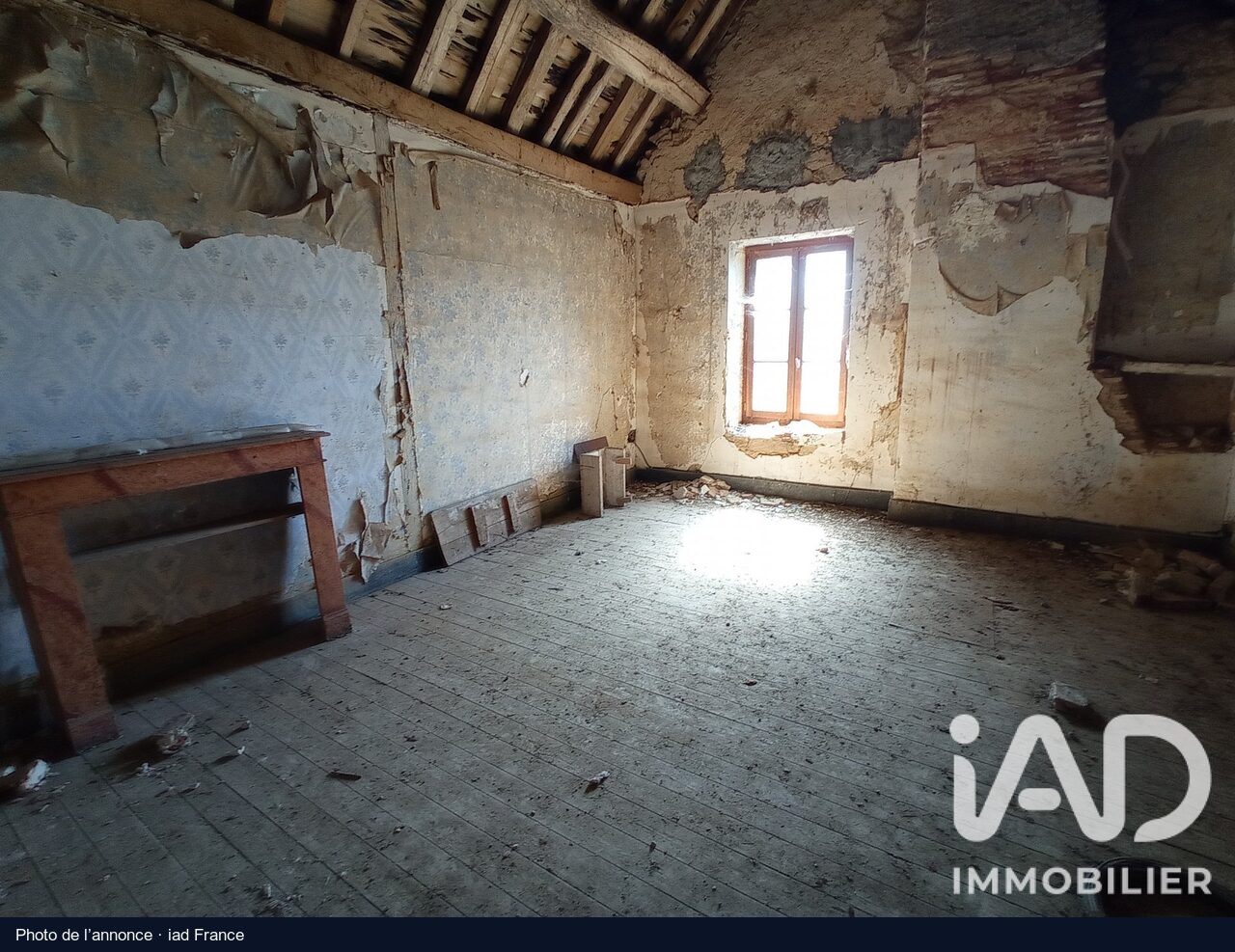 Une chambre sous le toit, Savilly : photo de l’annonce, état actuel